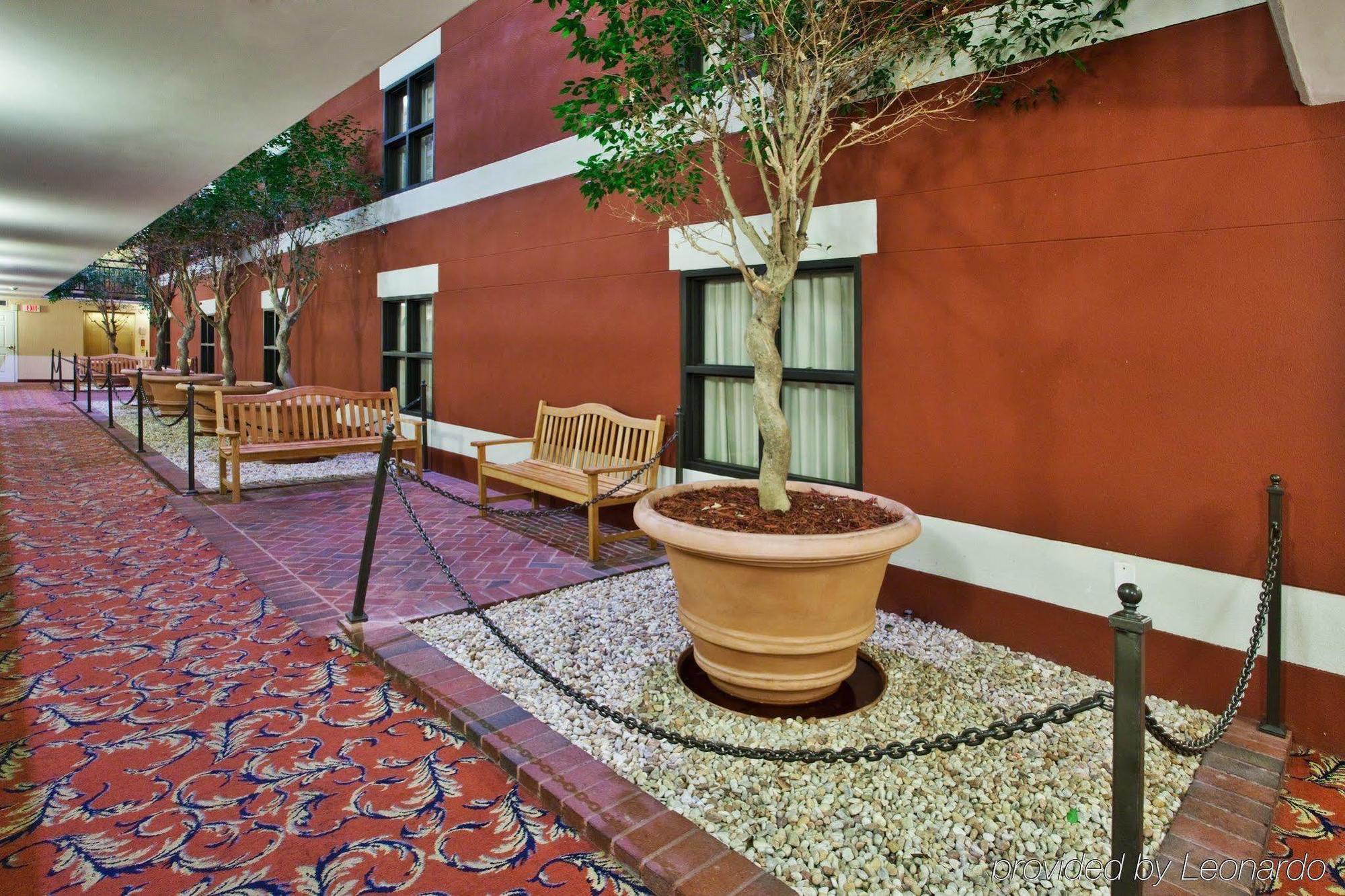 Staybridge Suites Savannah Historic District, An Ihg Hotel Exterior photo